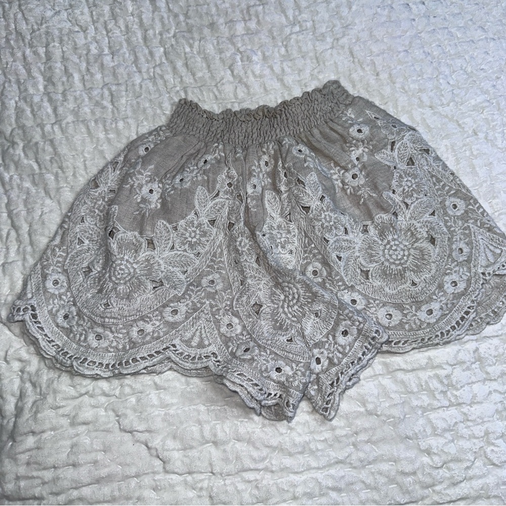 Betti B. Lace Embroidered Shorts XS